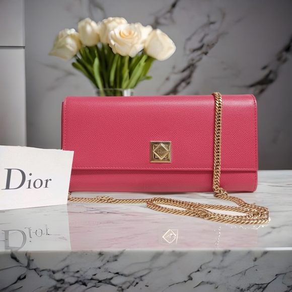 ​💖 VINTAGE DIOR Fuchsia Pink Leather Clutch with Chain - WOC - Picture 2 of 16